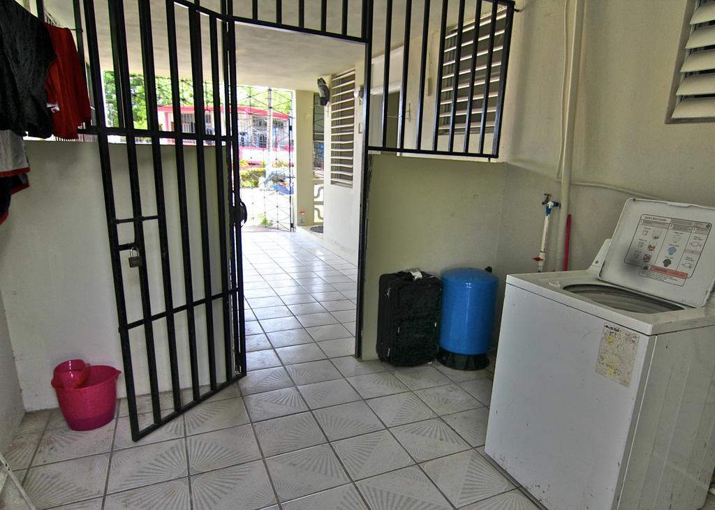 Bayamon Puerto Rico 3 Bedroom Home Room photo